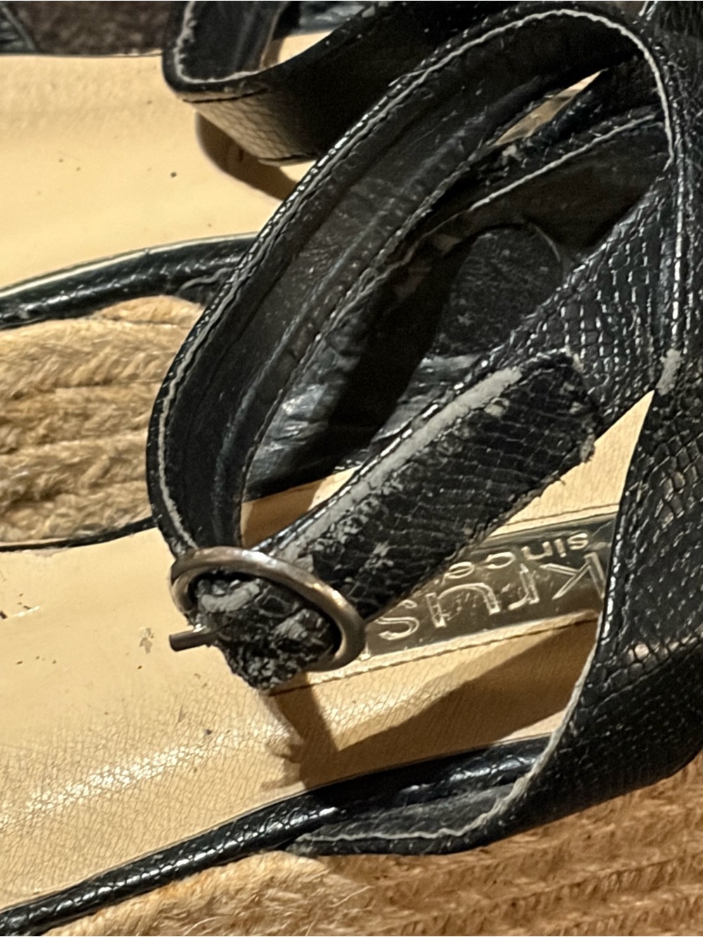 Krush Platform Sandals - Picture 4 of 10
